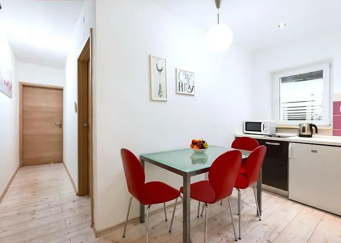 The Maritime דירה